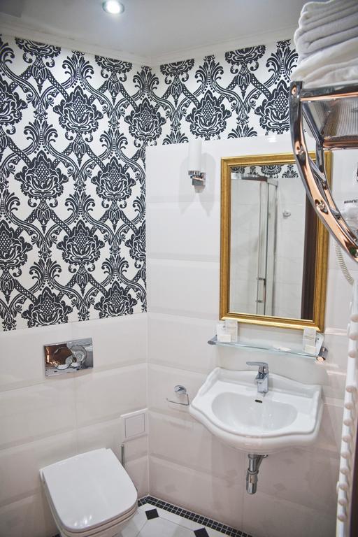 Hotel Gal Тарнув Екстер'єр фото