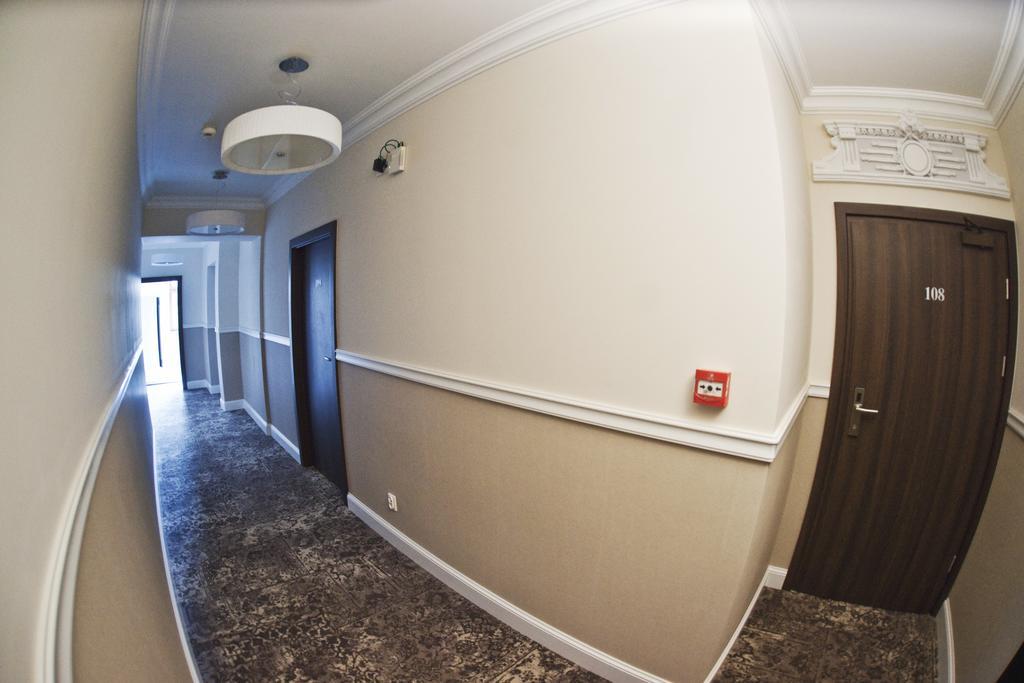 Hotel Gal Тарнув Екстер'єр фото