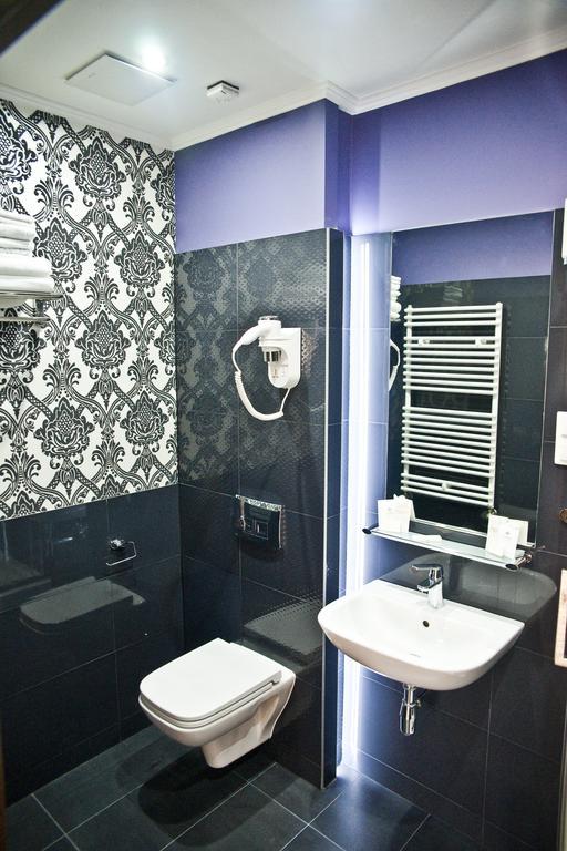 Hotel Gal Тарнув Екстер'єр фото