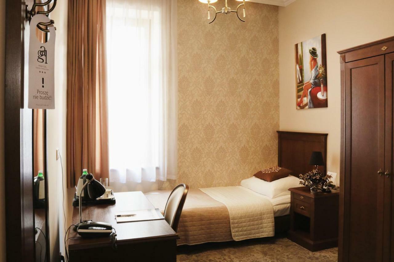 Hotel Gal Тарнув Екстер'єр фото